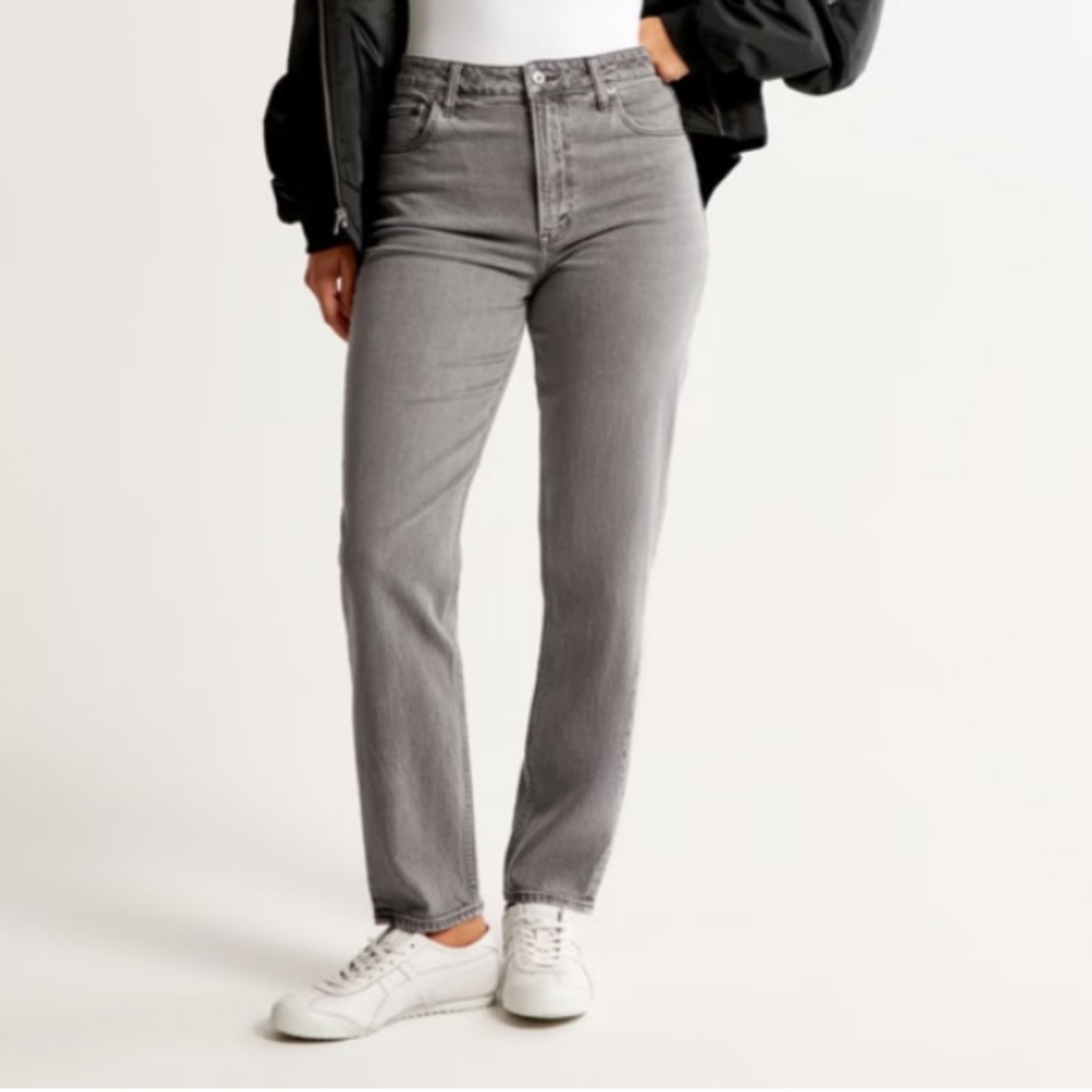 ABERCROMBIE & FITCH Curve Love High Rise Mom Jean Grey